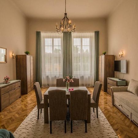 Suzy Apartman Eger Exteriör bild