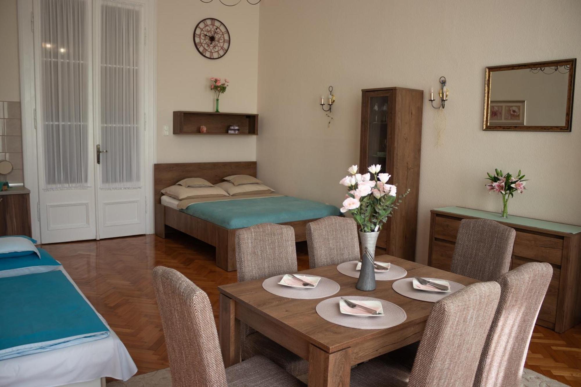 Suzy Apartman Eger Exteriör bild