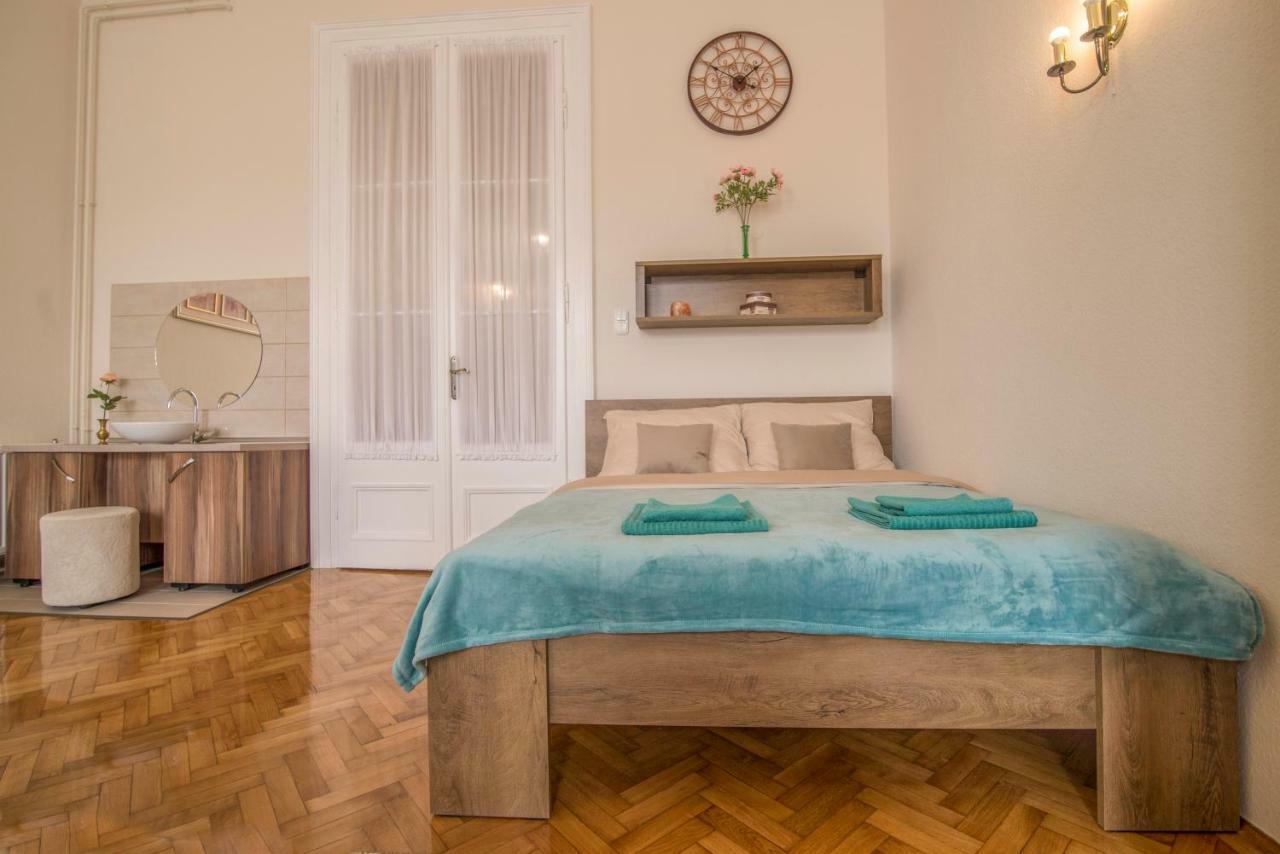 Suzy Apartman Eger Exteriör bild