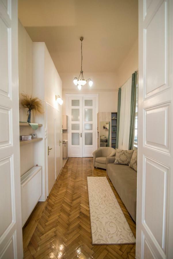 Suzy Apartman Eger Exteriör bild