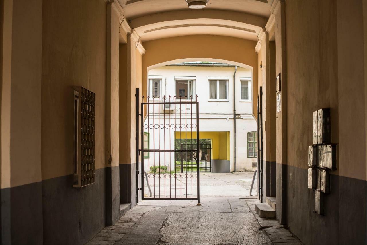 Suzy Apartman Eger Exteriör bild